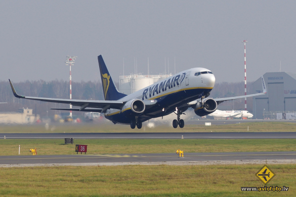 Boeing 737-8AS