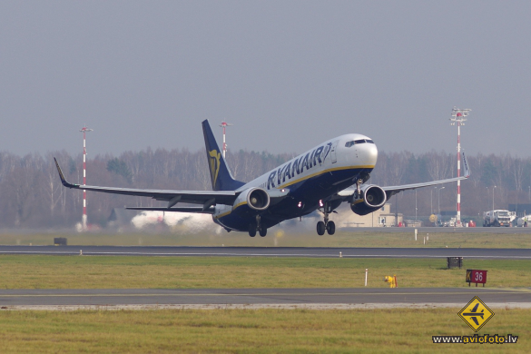 Boeing 737-8AS
