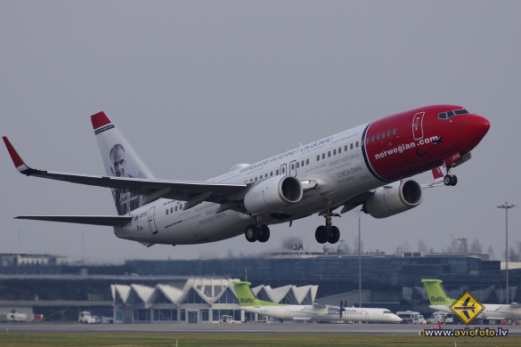 Boeing 737-8JP