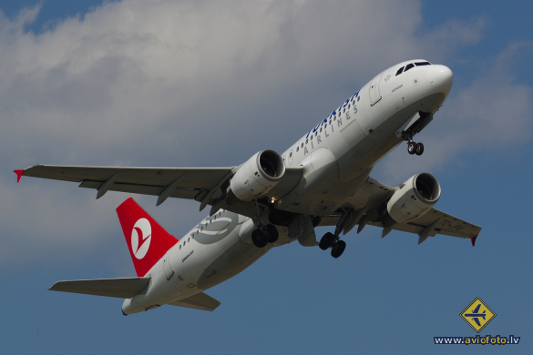Airbus A320-214