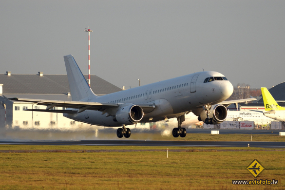 Airbus A320-211