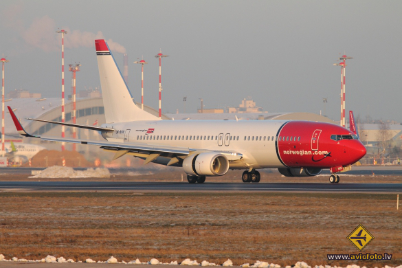 Boeing 737-8JP