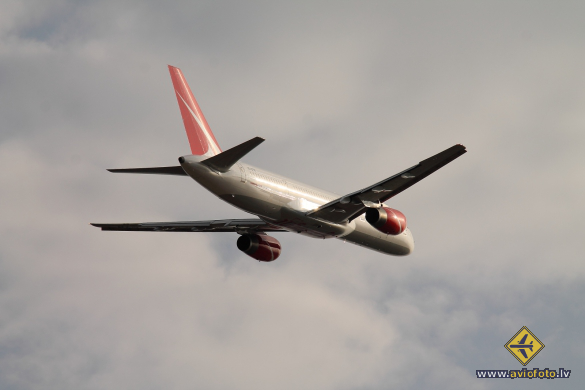 Boeing 757-28A