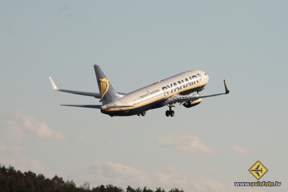 Boeing 737-8AS