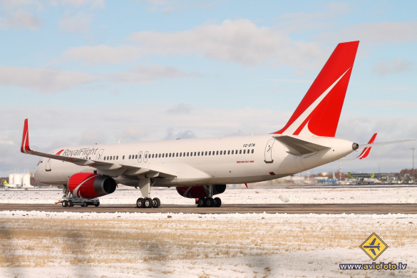 Boeing 757-256