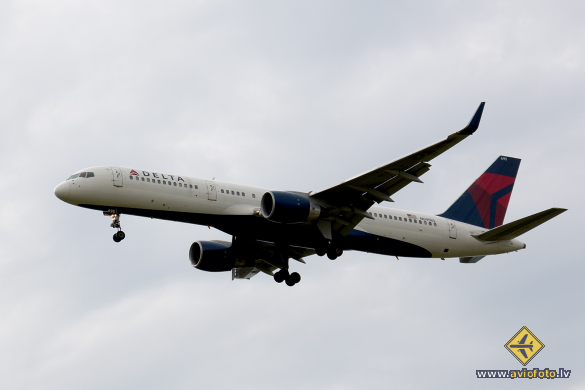 Boeing 757-232