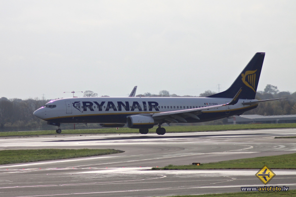Boeing 737-8AS
