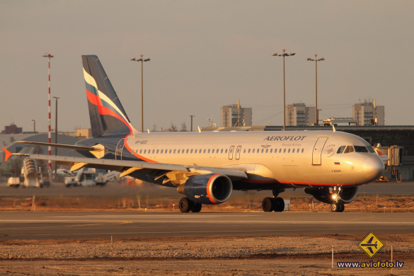 Airbus A320-214