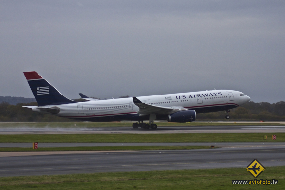 Airbus A330-243