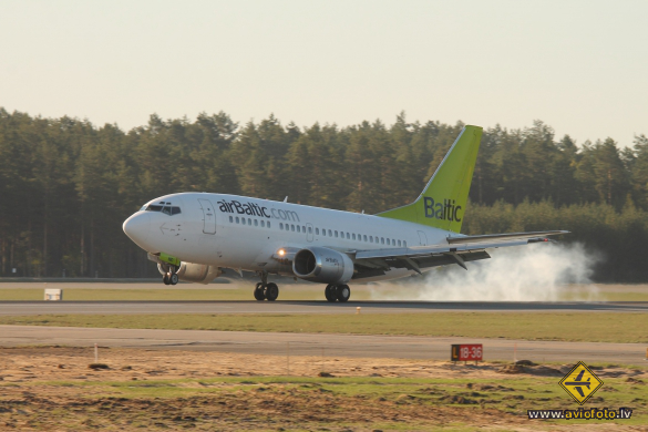 Boeing 737-53S