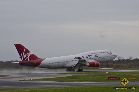 Boeing 747-443