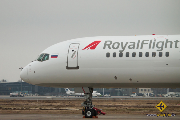 Boeing 757-256