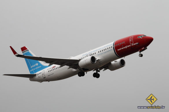 Boeing 737-8JP