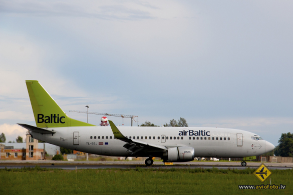Boeing 737-36Q