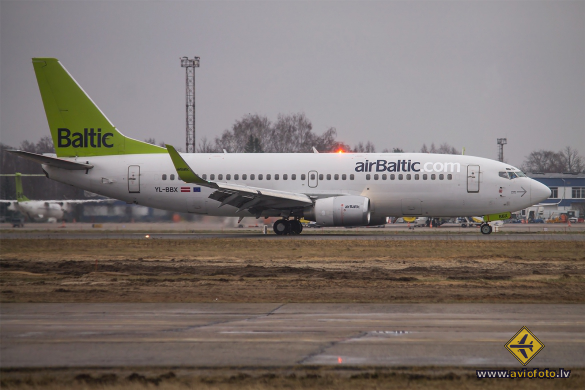 Boeing 737-36Q