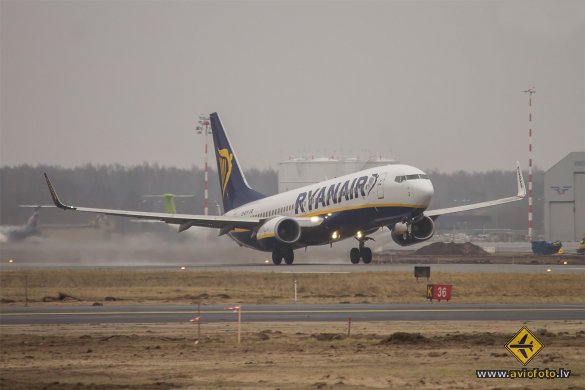 Boeing 737-8AS