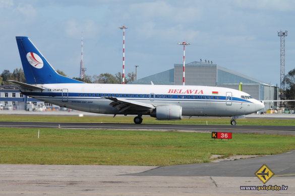 Boeing 737-3Q8