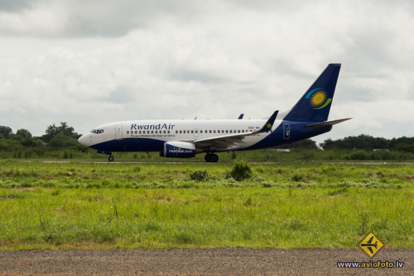 Boeing 737-7K5