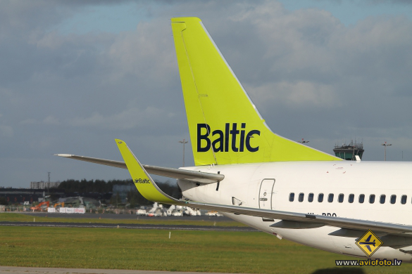 Boeing 737-33V