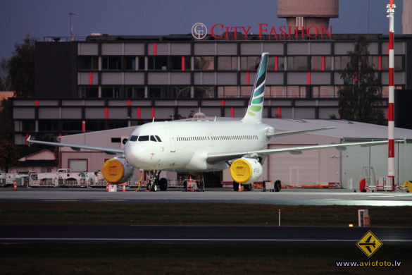 Airbus A320-211