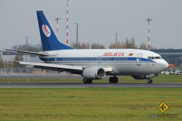 Boeing 737-524
