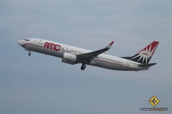 Boeing 737-86N