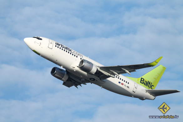Boeing 737-33V