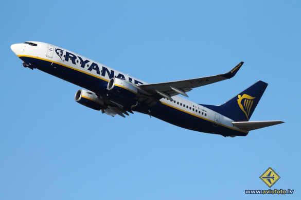 Boeing 737-8AS