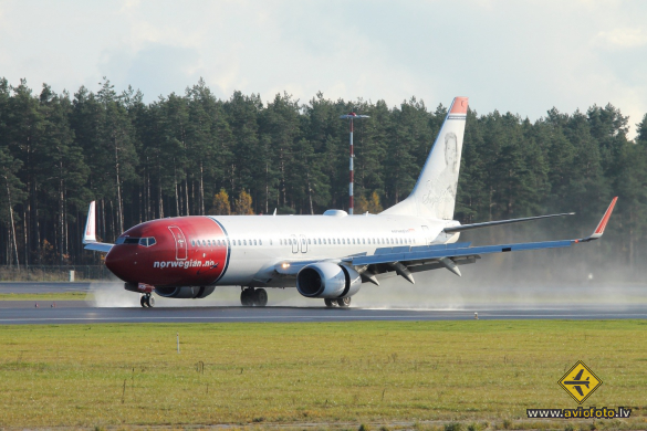 Boeing 737-8Q8