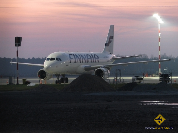 Airbus A320-214
