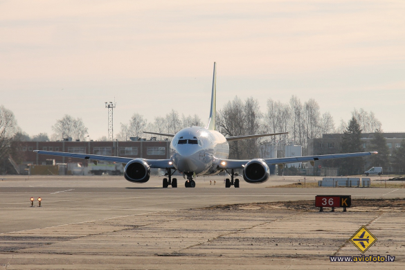 Boeing 737-522