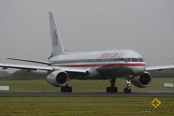 Boeing 757-223