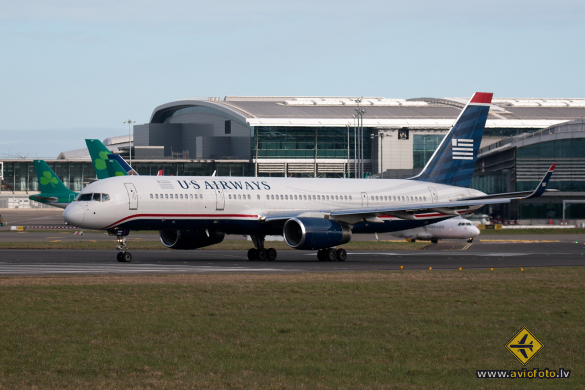 Boeing 757-2B7
