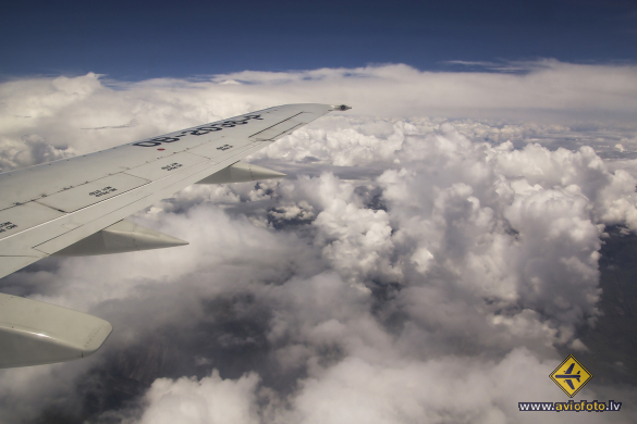 Boeing 737-3M8