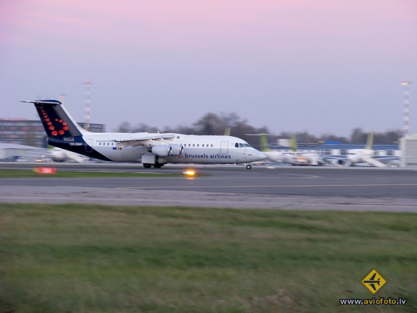 British Aerospace Avro 146-RJ100
