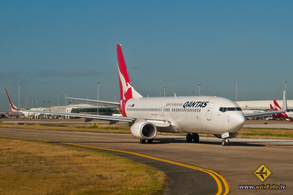 Boeing 737-838