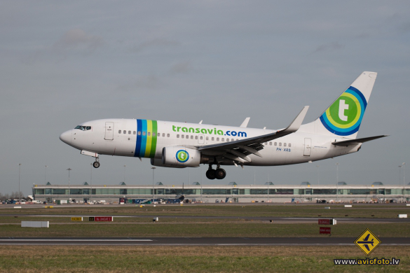 Boeing 737-7K2