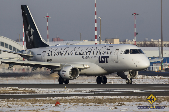 Embraer 170STD (ERJ-170-100STD)