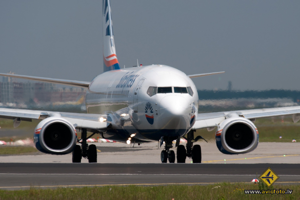 Boeing 737-8HC