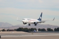 Boeing 737-852