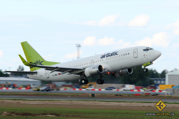 Boeing 737-36Q