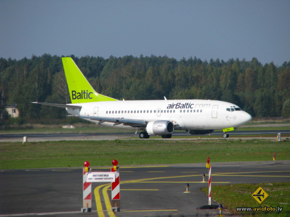 Boeing 737-522