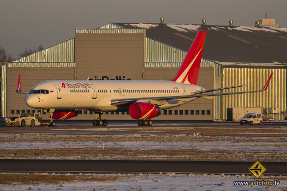 Boeing 757-256