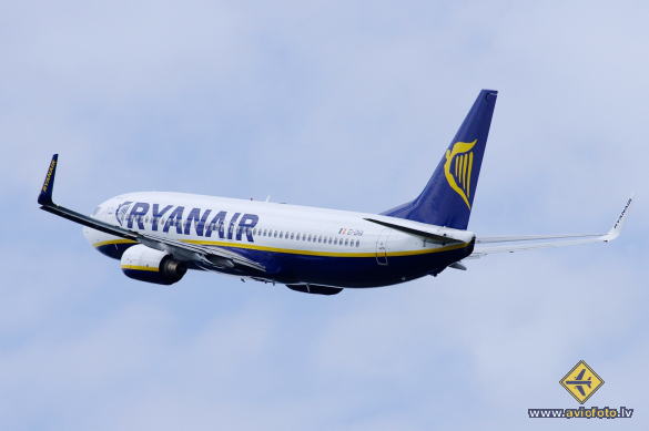 Boeing 737-8AS