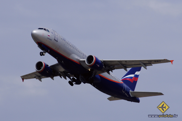 Airbus A320-214