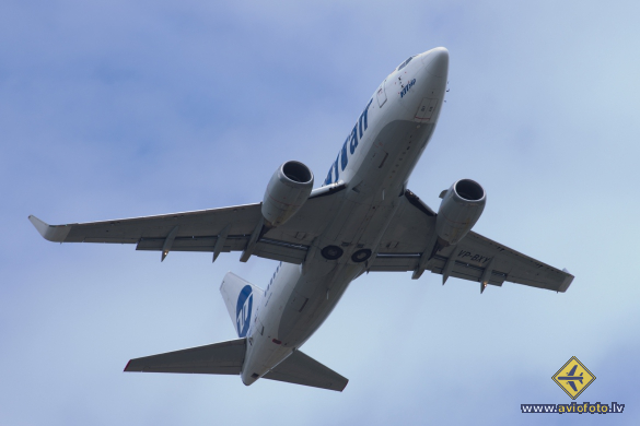 Boeing 737-524