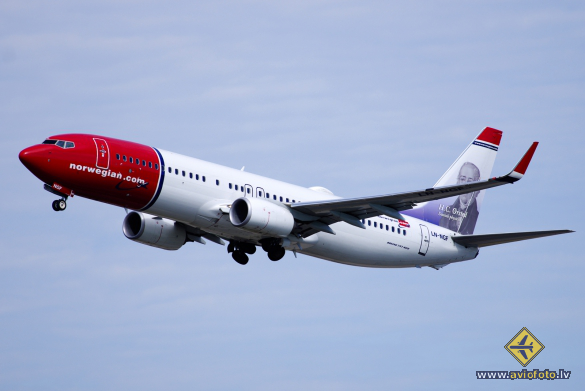 Boeing 737-8JP