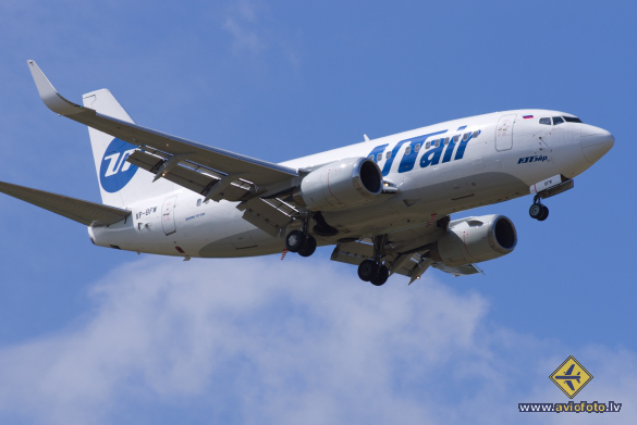 Boeing 737-524