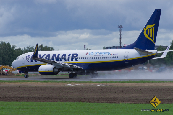 Boeing 737-8AS
