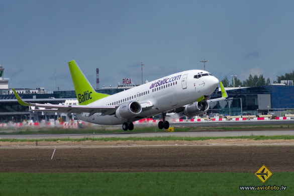 Boeing 737-36Q